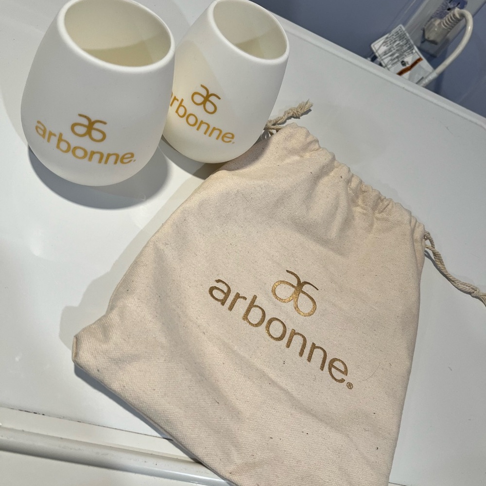 Silicone cups with pouch